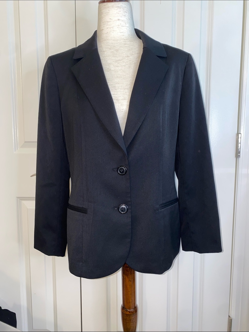 Anne Klein Classic Black Women's Blazer - Tailored Two-Button Jacket size M
